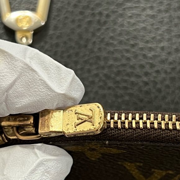 LV Egg Key Chain - Picture 5 of 5